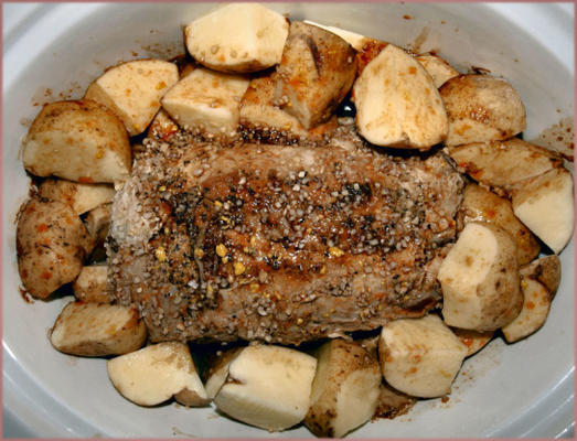 crock pot gebraden varkenslende w / kraut en aardappel