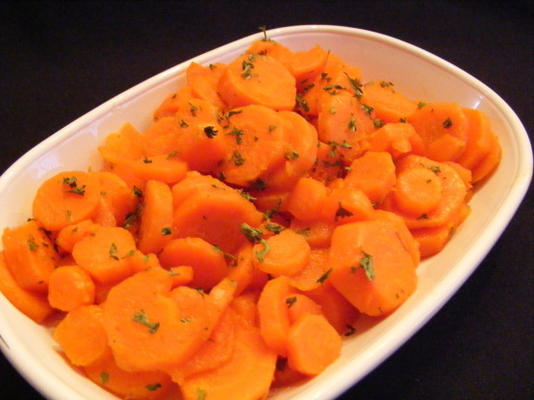 pittige herbed wortels
