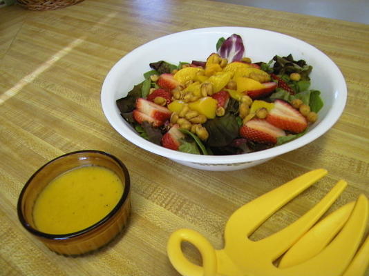 gooide salade met peachy vinaigrette