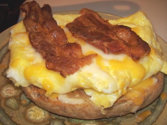 bacon bagel cheese sandwich