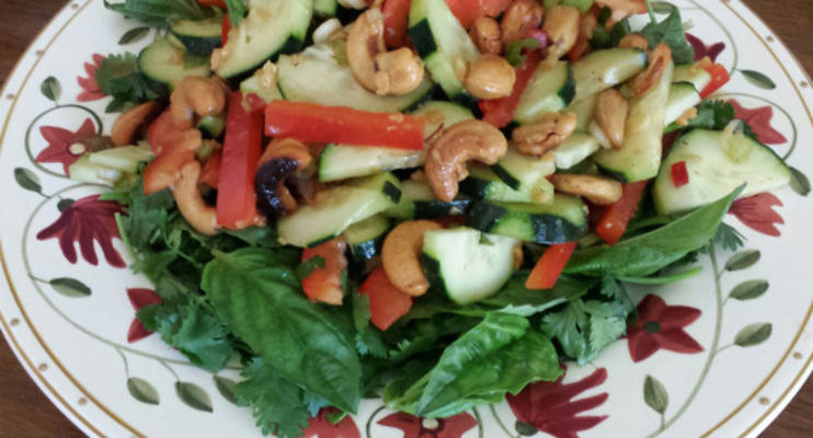 Thaise salade met cashewnoten