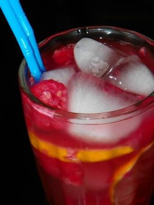 dan330 roze zelfgemaakte limonade