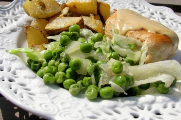 erwten op zijn Frans (petits pois a la francaise)