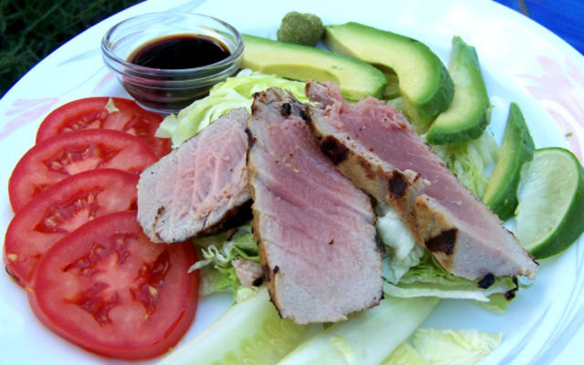 pittige gegrilde tonijnrolletjes