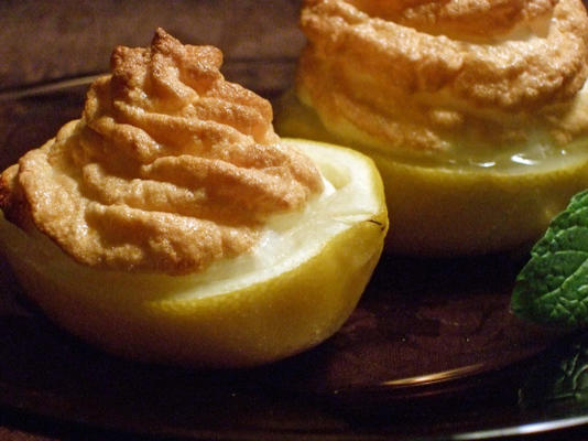 meringue taart in een citroen (individuele porties).