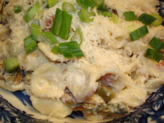 romige geitenkaas en asperge-orecchiette