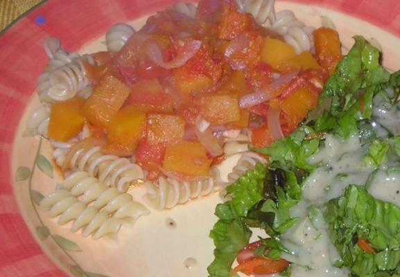 pasta met winter squash en tomaten