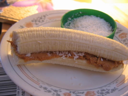 kokosnoot gedrapeerde peanuty banaan