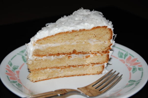 alton brown's coconut cake met 7 minuten glazuur