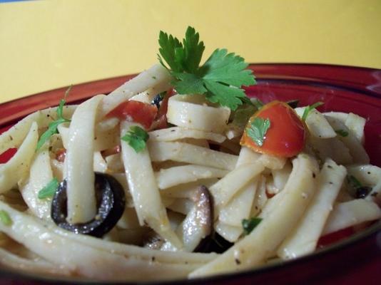 paprika-feta pasta toss