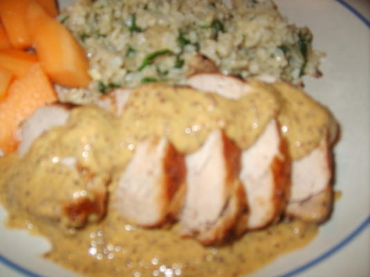 varkenshaas met korrelige mosterdsaus