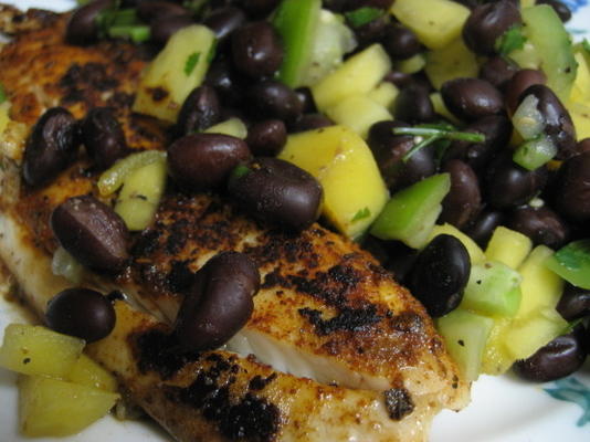 gekruide tilapia met mango black bean salsa
