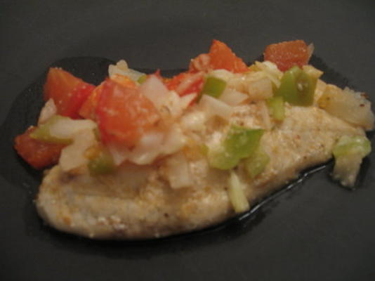 veggie bedekte tilapia