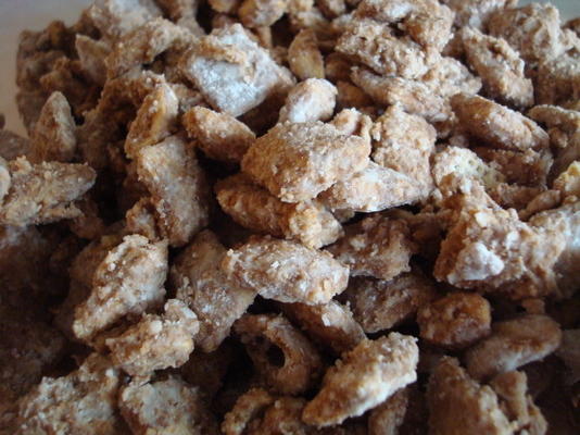 pindakaas minnaar's puppy chow