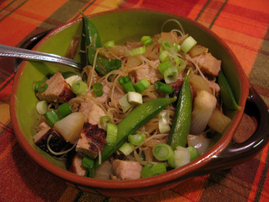 curried noedels met varkensvlees