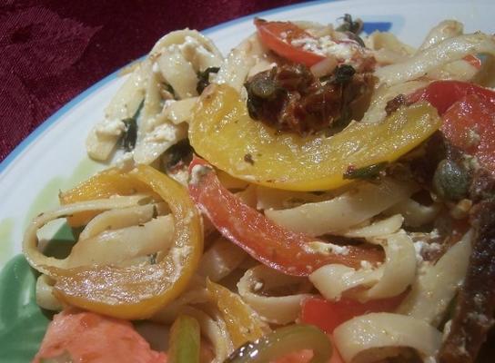 fettuccine met geitenkaas en paprika