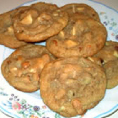 v macadamia-koekjes met witte chocolade