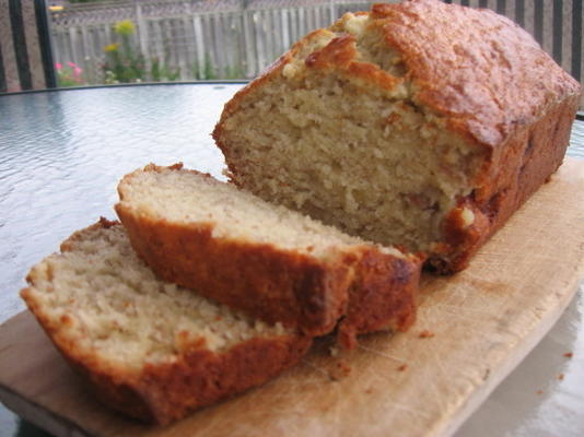 het eten van bananenbrood van 5 minuten en 3 bananen in de suburbia