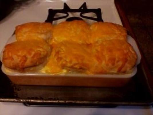 cheesy chicken and biscuit casserole
