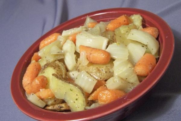 geroosterde aardappelen, wortels en venkel