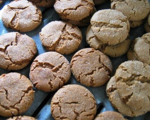 pittige melasse crinkle cookies