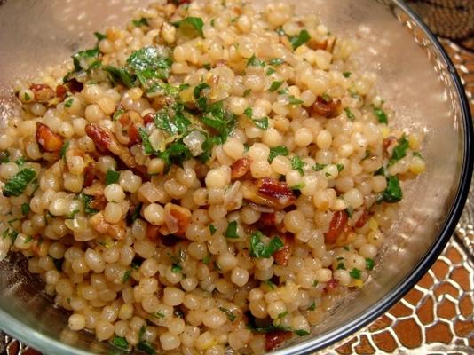 Israëlische couscous met pecannoten