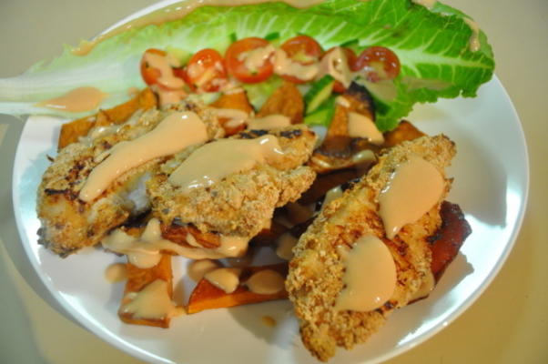 verkruimelde kip en gebraden bataatsalade