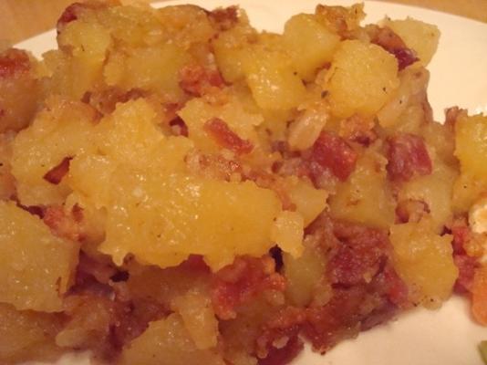 Duitse stijl hete aardappelsalade