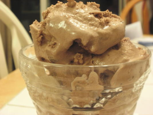 chocolade en toffee crunch ijs