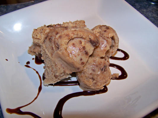 banaan en chocolade-chip-ijs