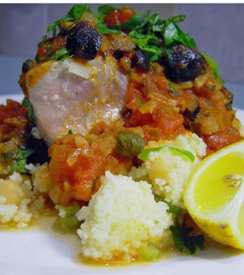 verse tonijnsteaks op een bedje van couscous
