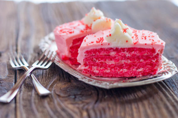 eenvoudig bakoven mooie roze cake