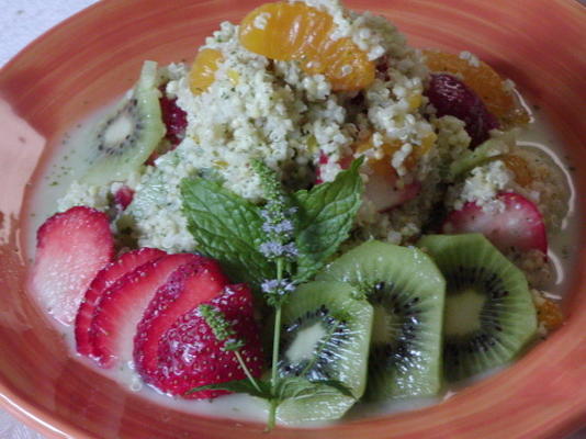geslagen quinoa fruitsalade