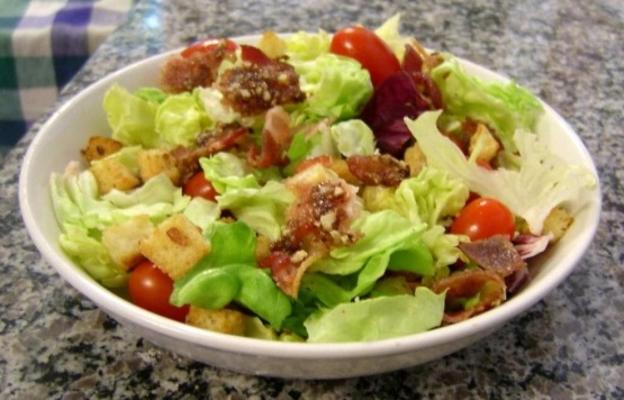 blt salade met knoflook croutons