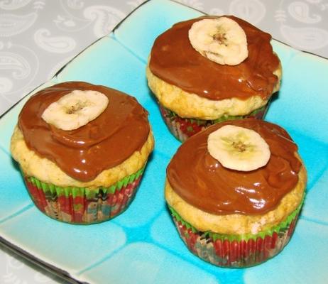 bananen muffins met chocolade pinda glazuur