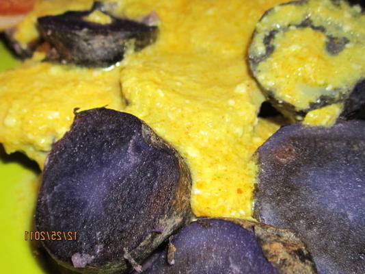 aardappelen met kaassaus (papas a la huancaandiacute; na)