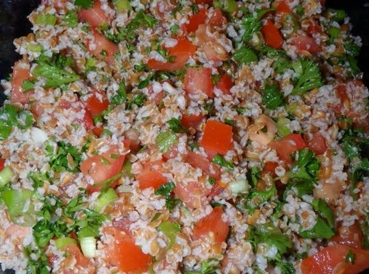 bulgur tarwesalade met tomaat en komkommer