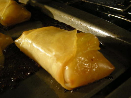 brie-kaas en abrikozenbehoud loempegdessert