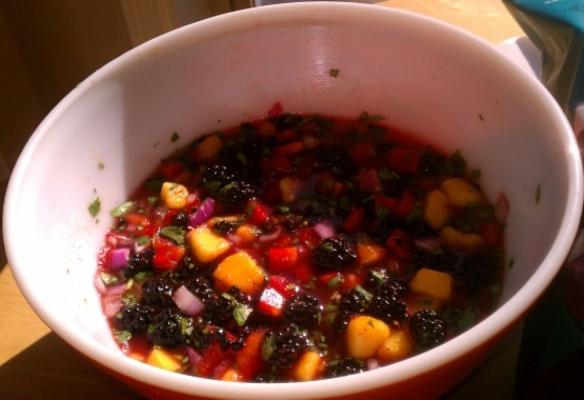 perzik en wilde blackberry salsa