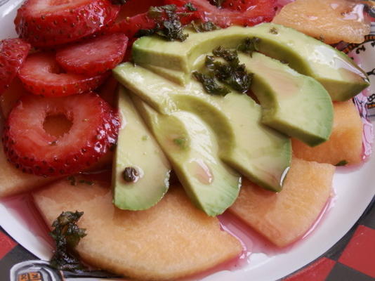 aardbei, meloen en avocado salade