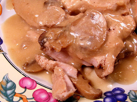 crock pot varkenskarbonades met champignonsaus