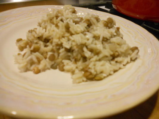 kokos linzen en rijst (arroz con lentejas y coco)