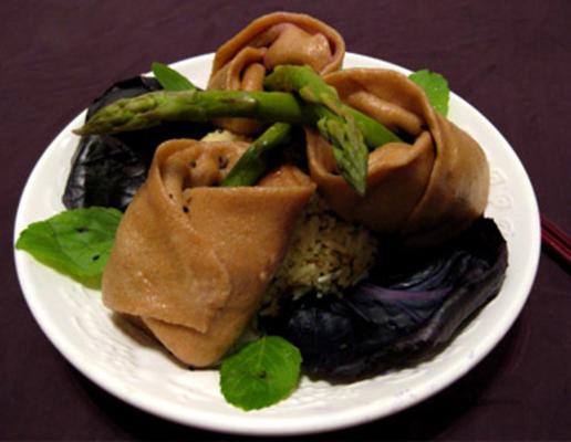 aspergemango dumplings met kokos basilicum rijst