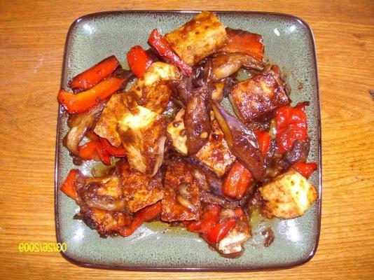 geroerbakte aubergine en tofu