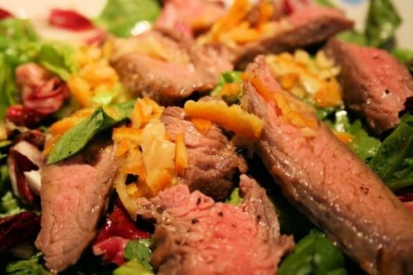 flank steak oranje salade