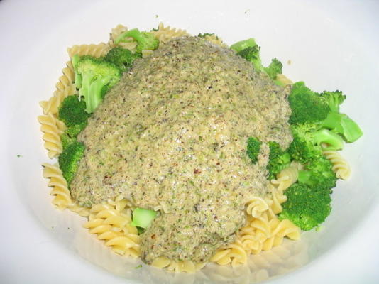 pasta met broccoli en walnoten