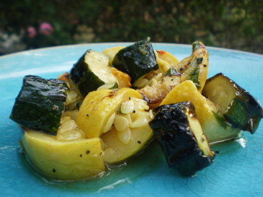 gegrilde en gemarineerde courgette en geel squashrecept