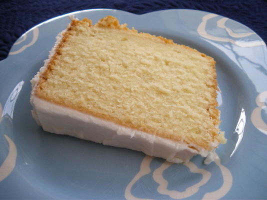 phyllis cake met phyllis suikerglazuur (een geweldige pond cake!)