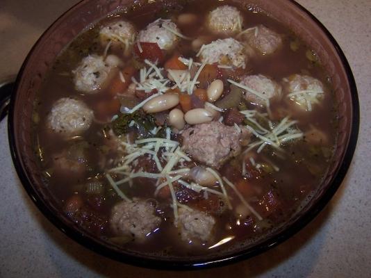 minestrone met kippengehaktballetjes