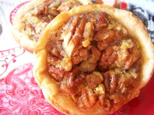 esdoorn en pecannoten romige tartlets